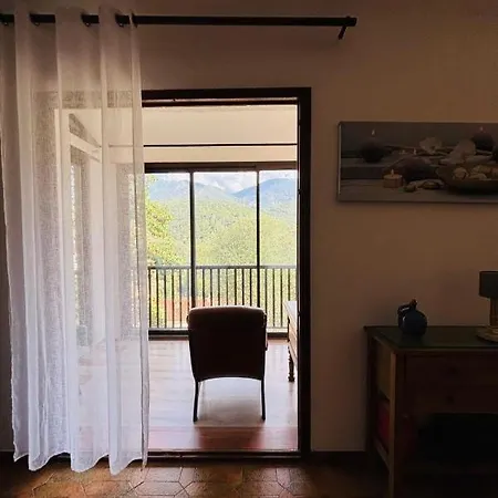 Au Village Nocleg ze śniadaniem Serriera (Corsica)