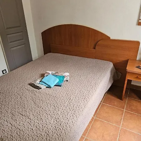 Au Village * Serriera (Corsica)