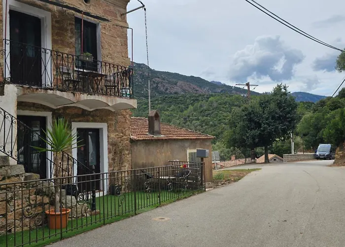 Au Village 住宿加早餐酒店