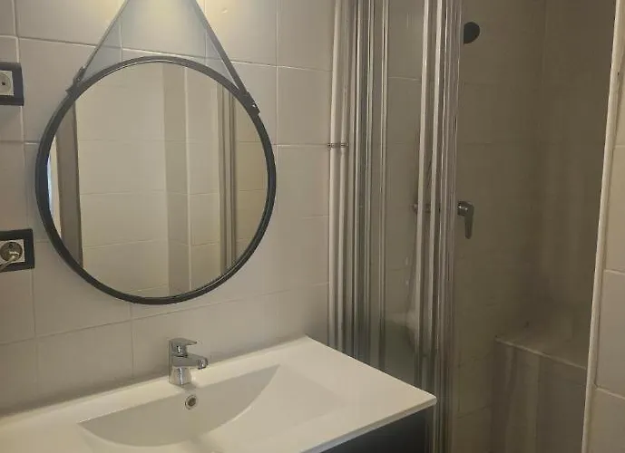 Au Village 塞雷拉