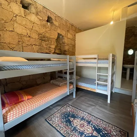 לינה וארוחת בוקר Au Village Serriera (Corsica)