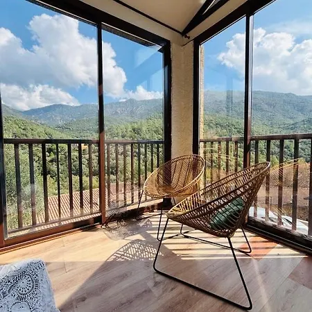 Au Village לינה וארוחת בוקר