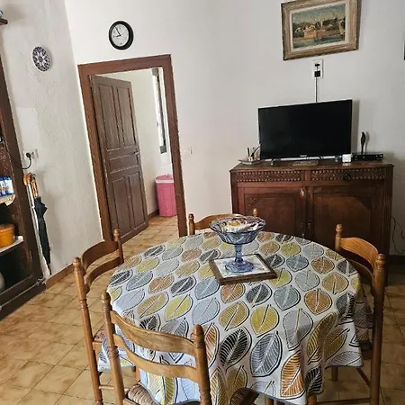 Au Village *