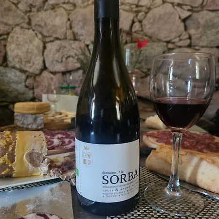 Au Village Serriera (Corsica)
