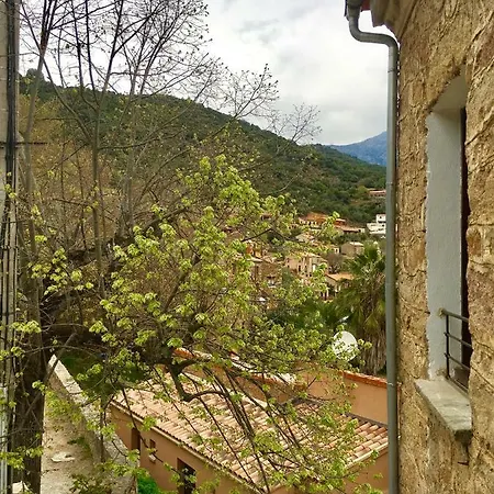 Bed & Breakfast Au Village Serriera (Corsica)
