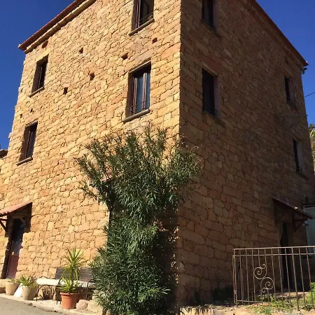 Au Village Bed & Breakfast