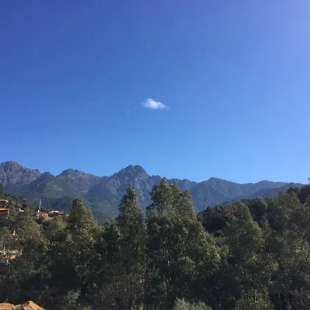Au Village Serriera (Corsica)