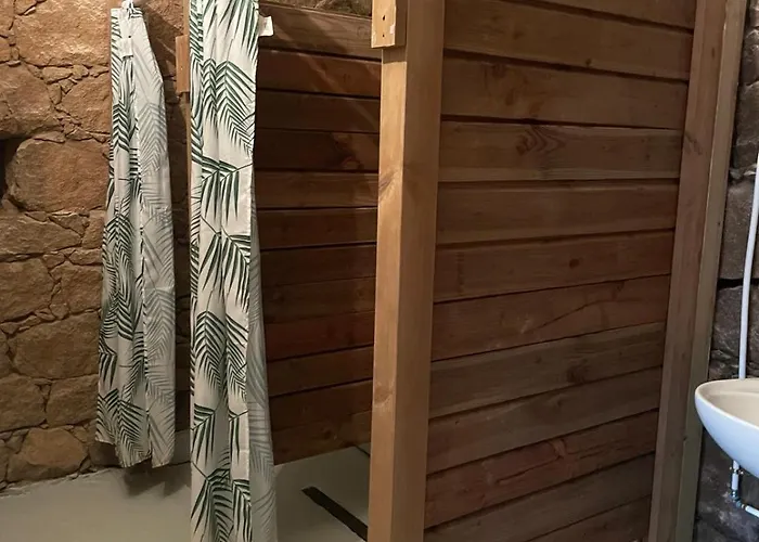 Au Village Bed & Breakfast