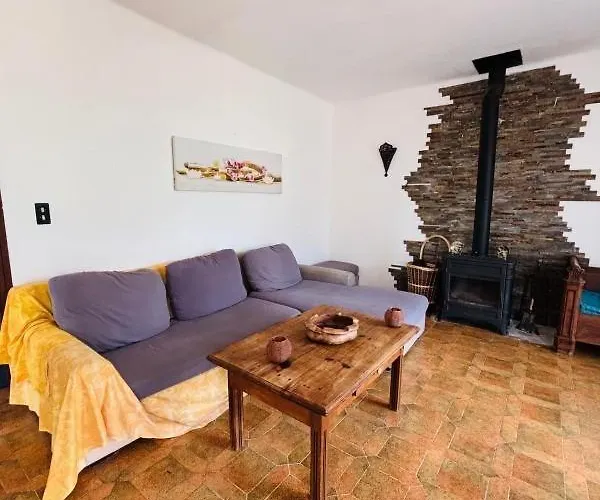 Au Village Bed & Breakfast *