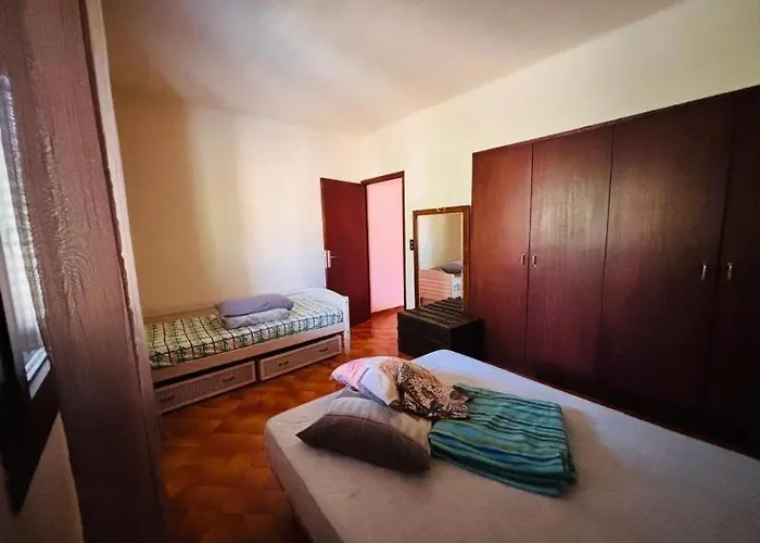 Au Village Bed & Breakfast *