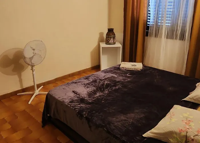 Au Village Bed & Breakfast