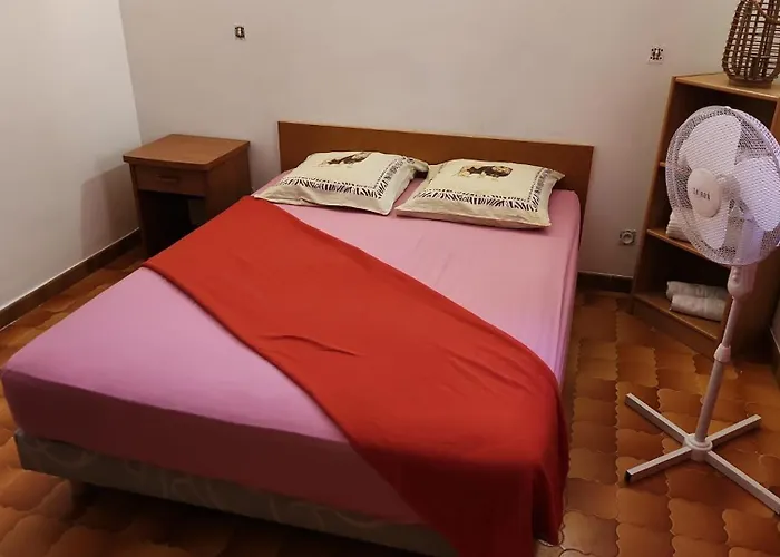 Au Village Bed & Breakfast