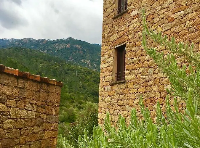 Au Village Bed & Breakfast Serriera (Corsica)