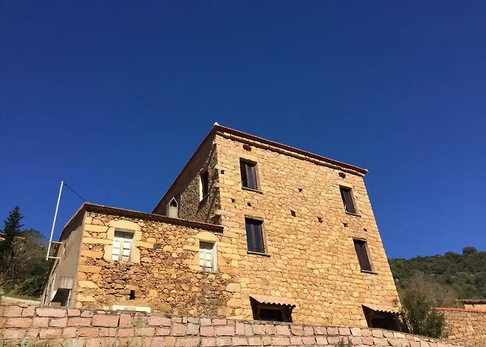 Au Village Bed & Breakfast Serriera (Corsica)